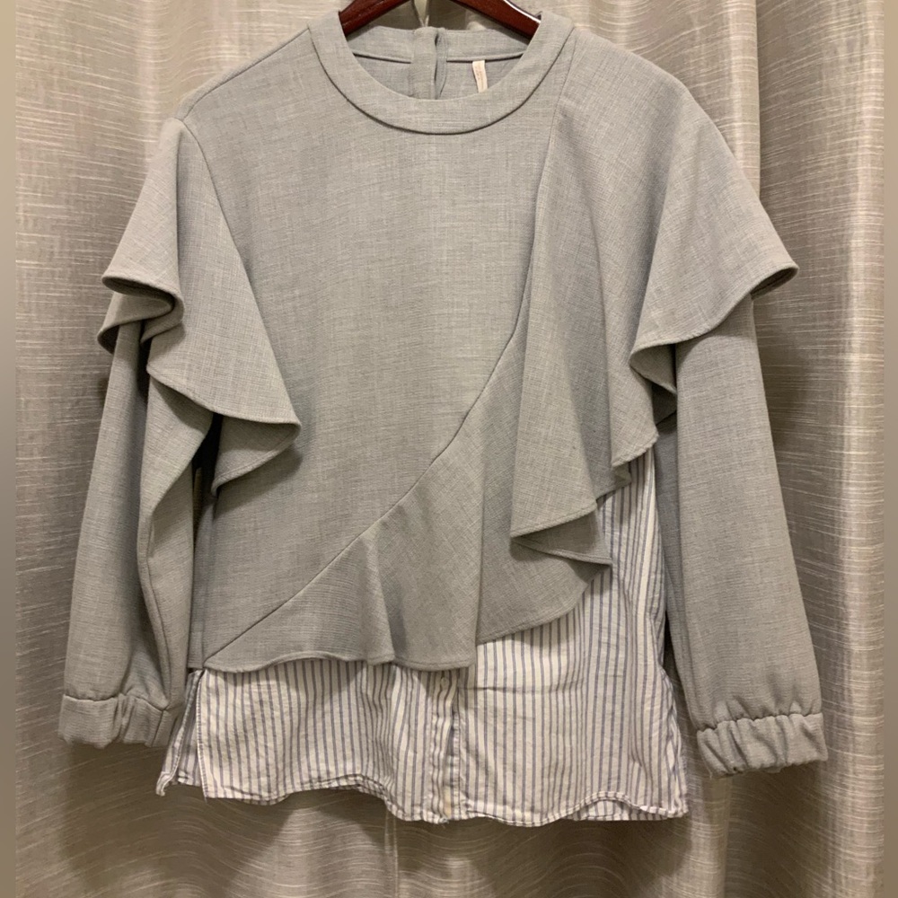 Grey top